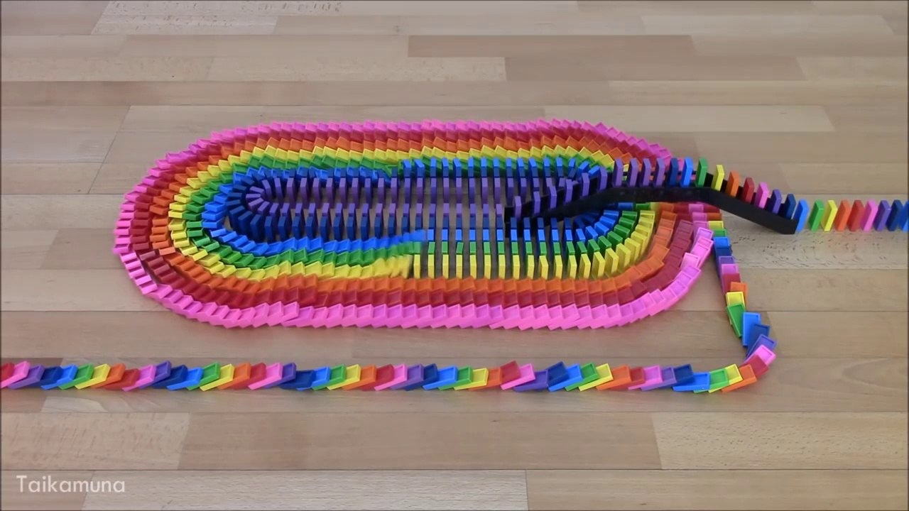 SATISFYING Rainbow Dominoes!