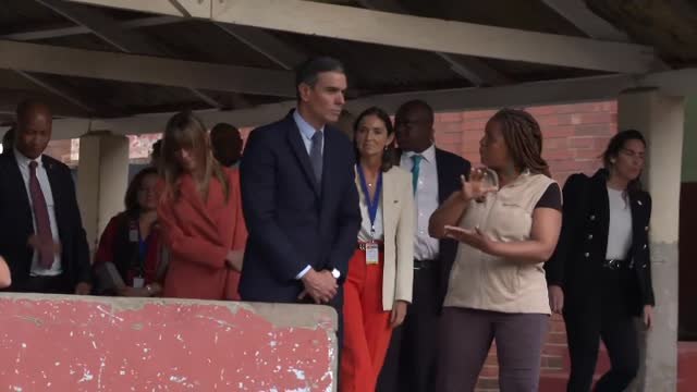 Pedro Sánchez visita la prisión en la que estuvo recluido Nelson Mandela