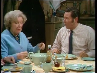 On The Buses - S03 - E01 - First Aid