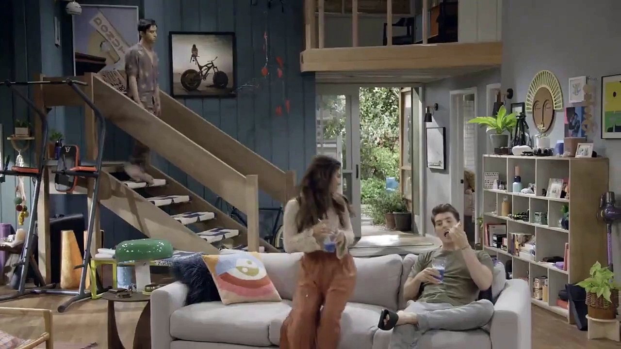 Pretty Smart - Se1 - Ep08 - OMG! Jayden's mom is back! HD Watch HD Deutsch