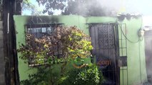 Mujer denuncia que vecinas con quien su hija sostuvo una riña le incendiaron su vivienda en SFM