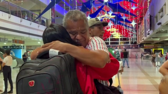 Empezar de cero : migrantes regresan a Venezuela tras veto de EEUU