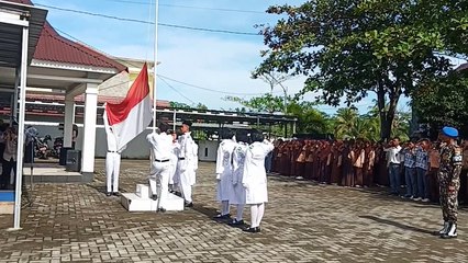 Kapolsek Caringin bertindak sebagai lnspektur upacara pada hari Sumpah Pemuda