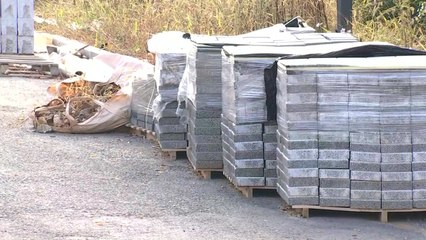 "체육관 완공 앞두고 공사 중단"...비용 상승에 자금난 '이중고' / YTN