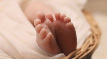 Recién nacida fue abandonada en una bolsa de basura por dos menores de edad: la bebé falleció