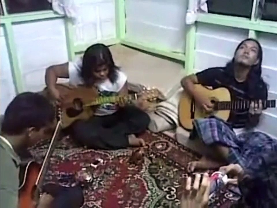 Lagu bugis paling enak didengar