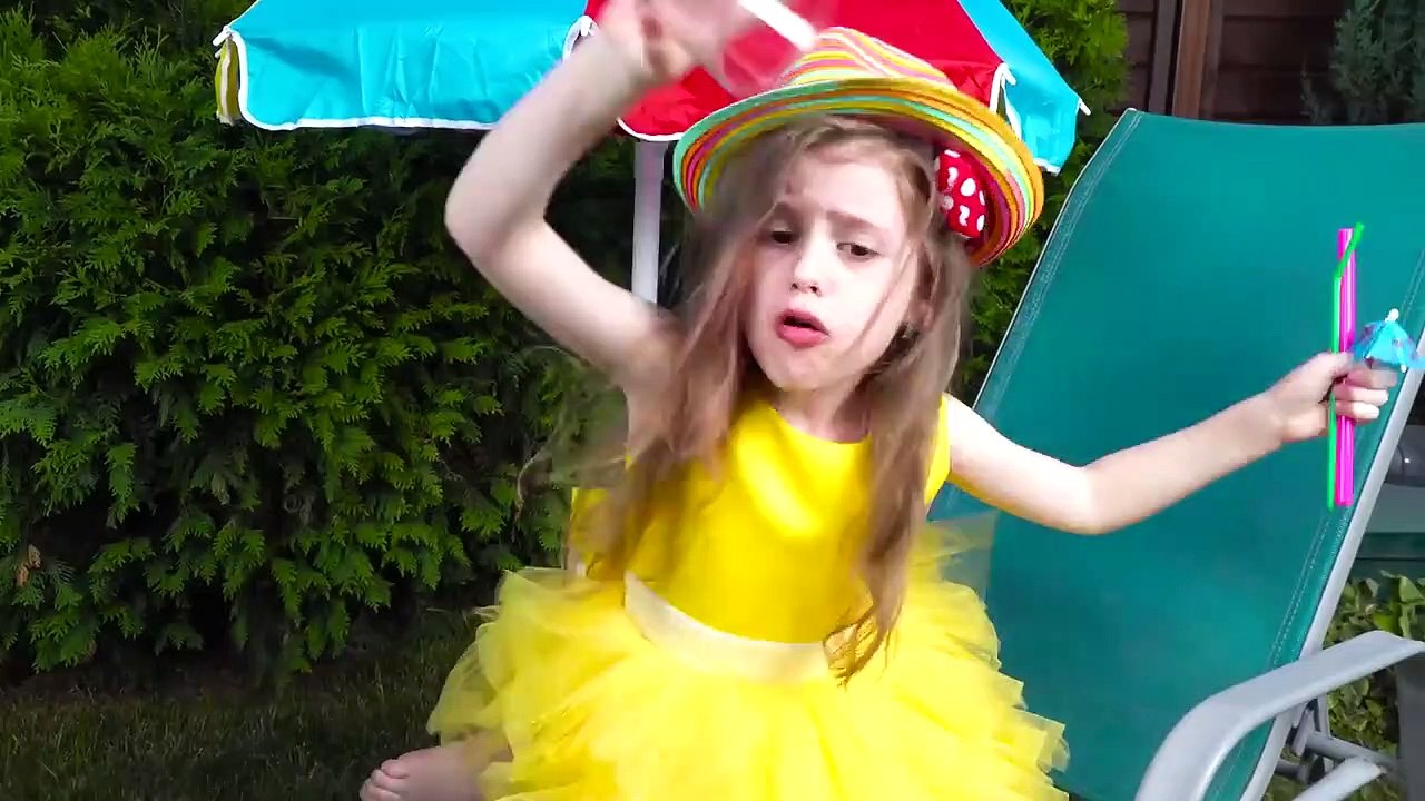 Eva Learns How to Make Healthy Food | Pretend Play Funny Stories for Children