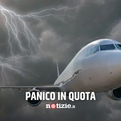Urla di panico: l'aereo finisce in una tempesta