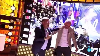 Kiko Hernández y Jorge Javier Vázquez se besan