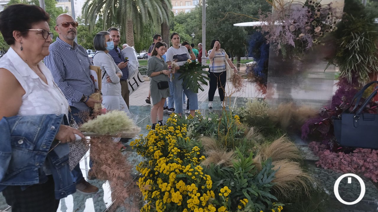 Un final feliz (y sostenible) para Flora: la guerrilla que reconstruye y regala flores