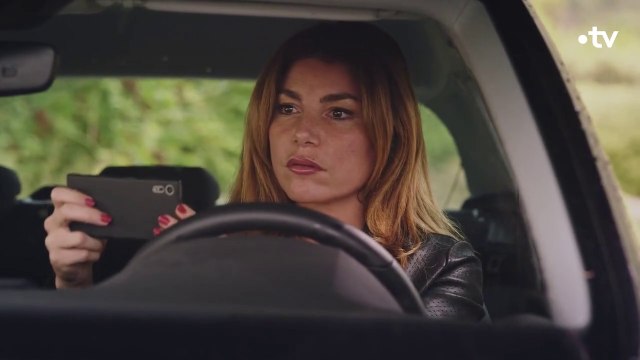 Plus Belle la Vie - Ariane surveille Sylvia et découvre...