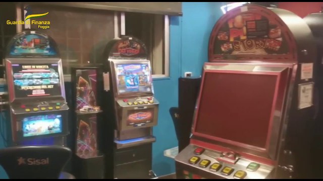 Racket estorsioni slot-machine, 4 misure cautelari nel foggiano
