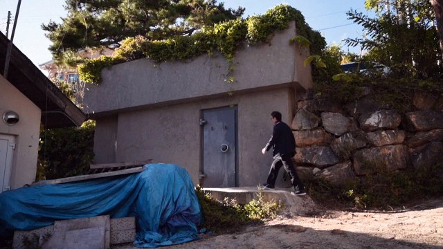 أستاذ جامعي في كوريا الجنوبية يبني ملجأ للاحتماء من هجوم نووي محتمل من بيونغ يانغ