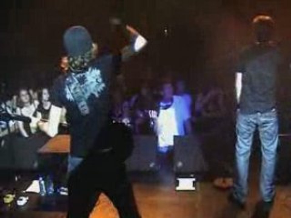 TWAGE A force De (live)
