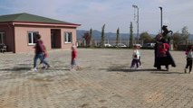 KASTAMONU - Binicilik merkezini ziyaret eden öğrencilere hayvan sevgisi aşılanıyor