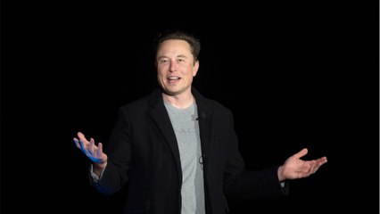 Voici - "L'oiseau est libéré" : Elon Musk achète le réseau social Twitter et prend déjà une décision radicale