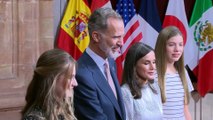 La Reina Letizia y sus hijas deslumbran con looks combinados en actos previos a Premios