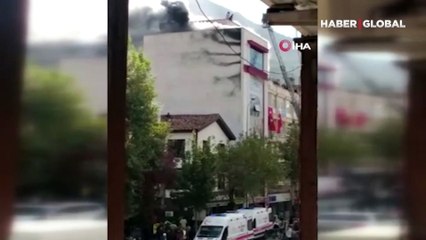 Amasya'da 5 katlı iş yerinde yangın: Çatıda mahsur kalan 5 çalışan kurtarıldı