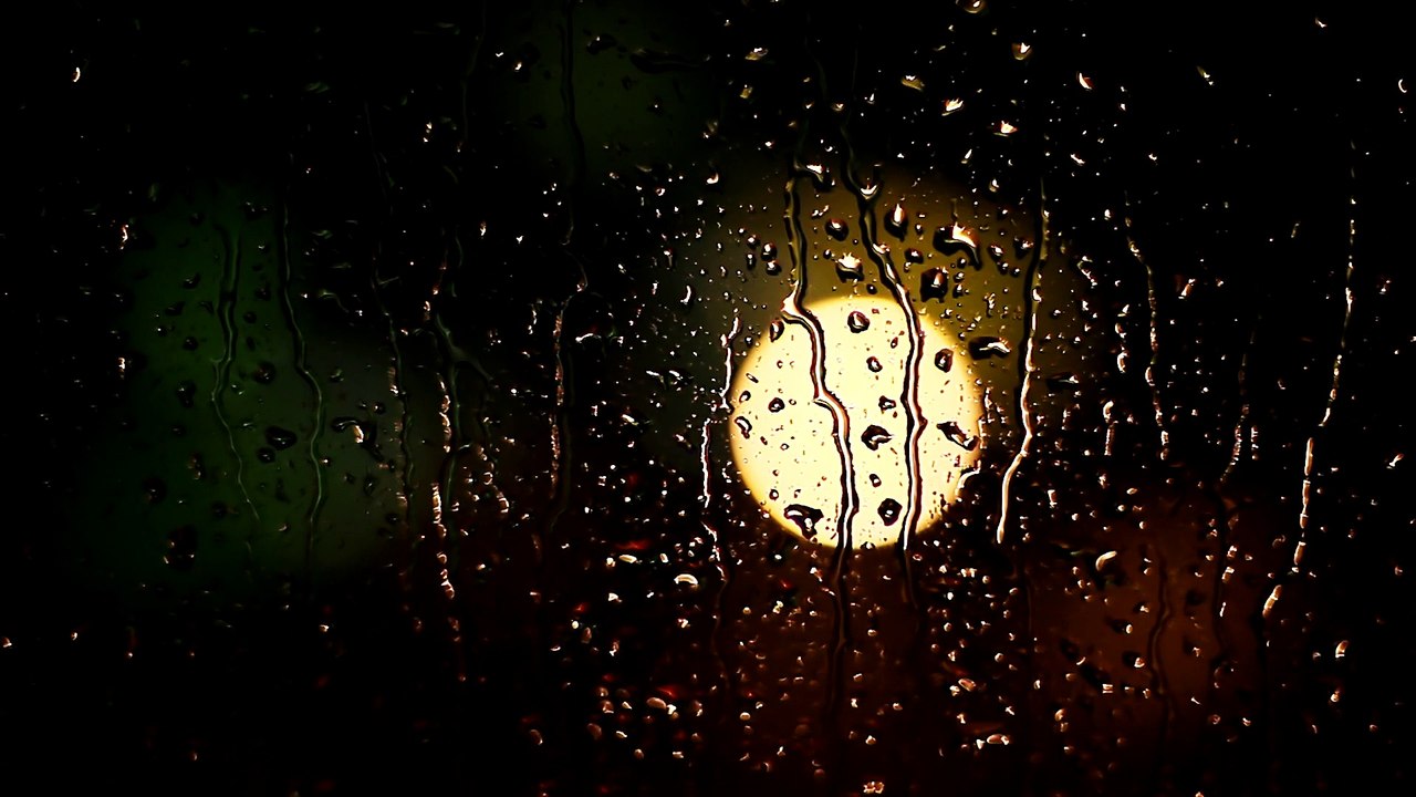 Rain dorp slow motion
