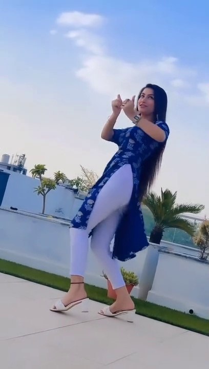 Teri patli kmar p matka bhari toot jai ga
