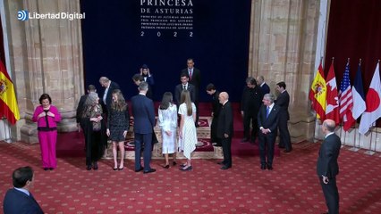 Posado oficial de los Reyes con los Premios Princesa de Asturias 2022