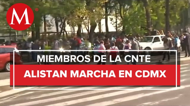 Maestros de la CNTE se manifiestan en las afueras del Senado