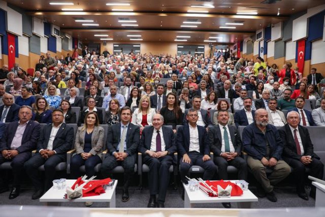 CHP'li Ağbaba, "Cumhuriyet ve Laiklik" söyleşisinde konuştu