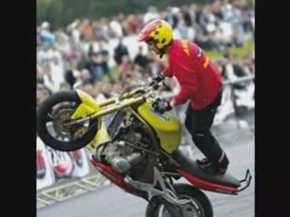 Moto montage stunt
