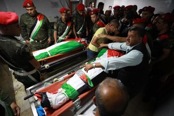 İsrail güçlerince öldürülen iki Filistinlinin cenazesi toprağa verildi