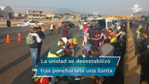 14 lesionados tras volcadura de combi en la México-Puebla