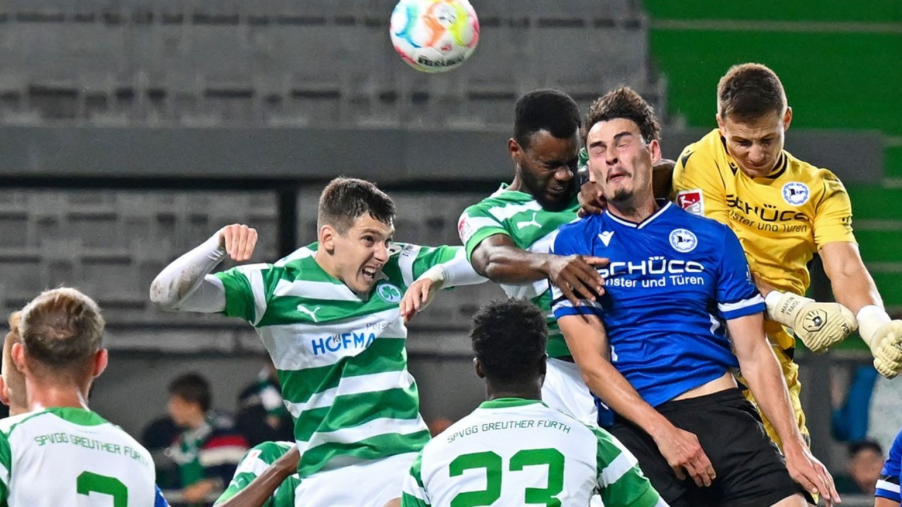 Greuther Furth v Arminia Bielefeld
