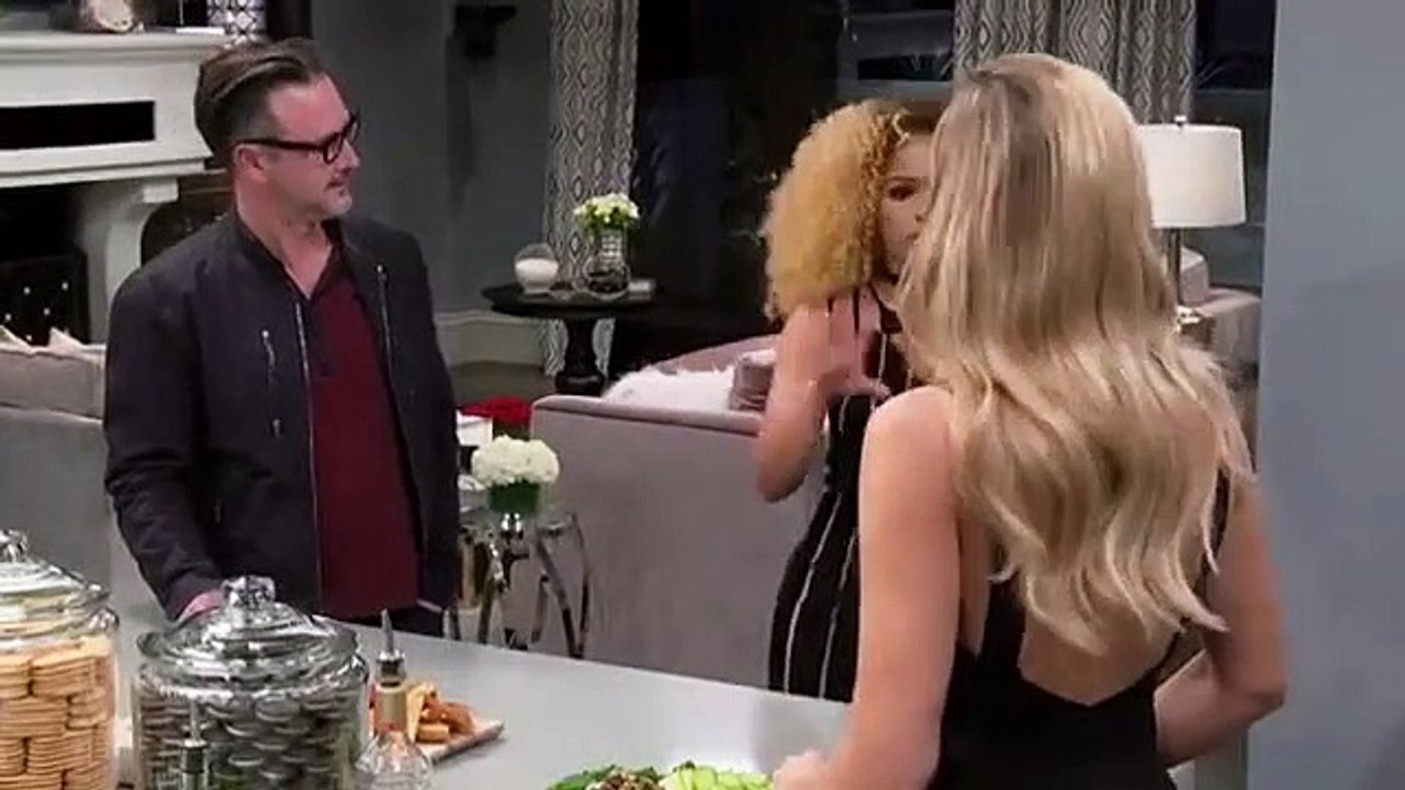 Kocktails with Khloé - Se1 - Ep05 HD Watch HD Deutsch