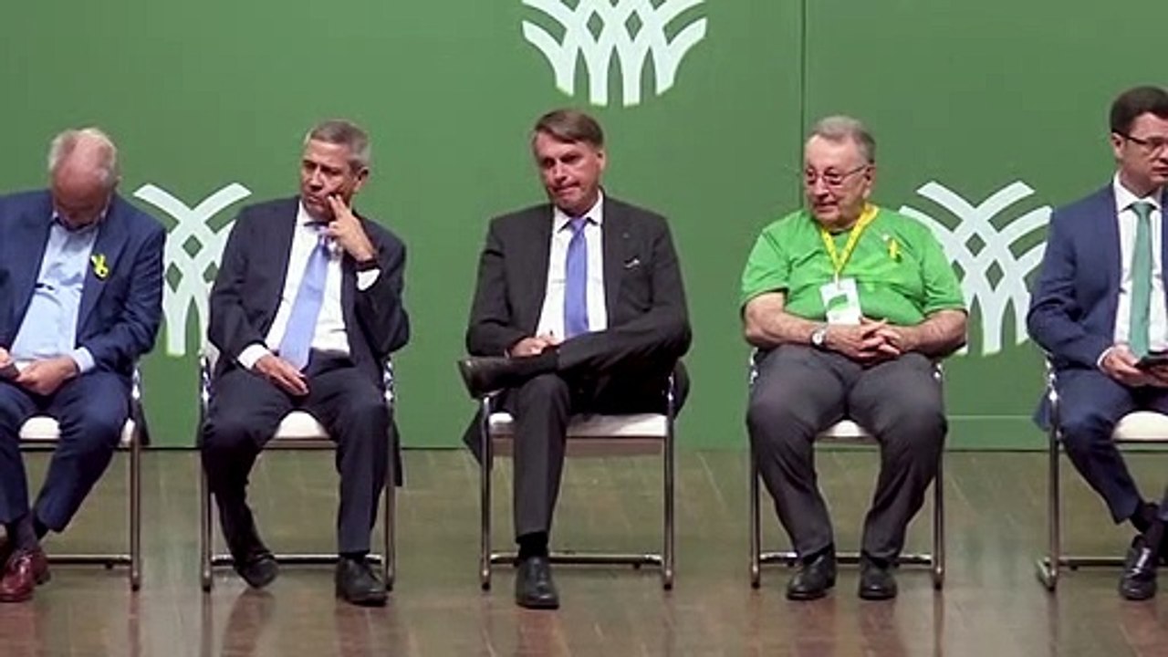 Trump pede voto em Bolsonaro e chama Lula de 'lunático'