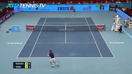 Vienne - Medvedev retrouve des couleurs