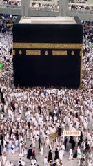 Tawaf Mengelilingi Kabah