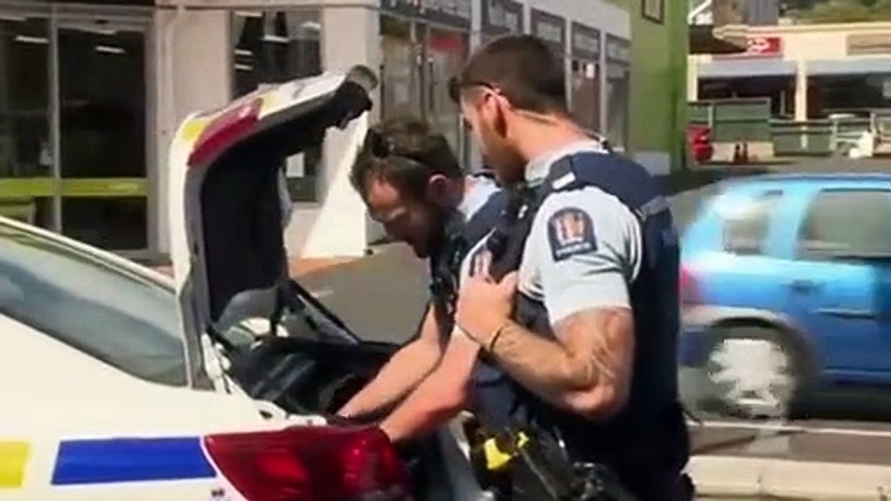 Police Ten 7 - Se23 - Ep02 HD Watch HD Deutsch