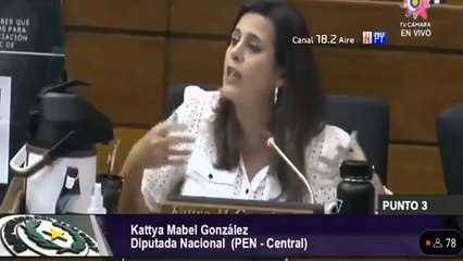 Diputada canta “Te felicito” de Shakira en pleno Congreso y esta es la razón