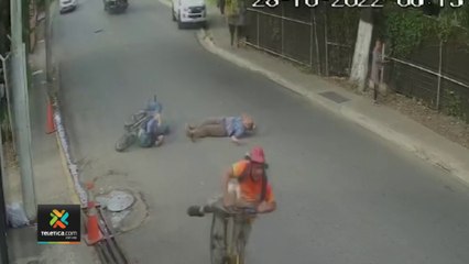 tn7-Joven-en-bicicleta-atropella-adulto-y-colisiona-con-otro-ciclista-281022