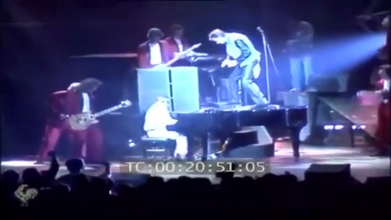 Johnny hallyday et Gilbert Montagné - Whole Lotta Shakin’Goin’ On’  ( 1985 )