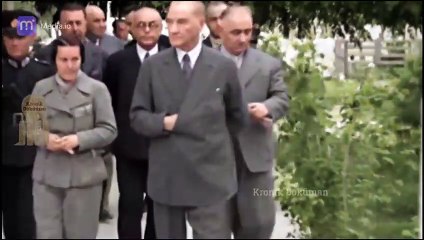 Atatürk'ün renklendirilmiş görüntülerine beğeni yağdı
