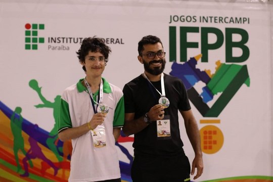 Aluno do IFPB Cajazeiras ganha medalha de prata em jogos de xadrez e vai disputar etapa nacional