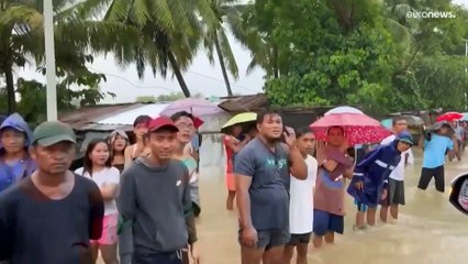 الفلبين تعلن خفض حصيلة قتلى العاصفة المدارية إلى 45 شخصاً