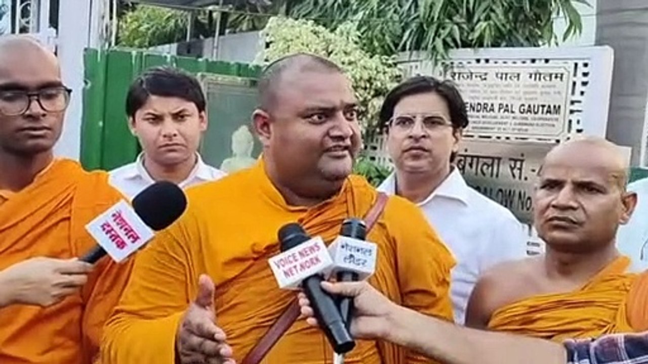 भारत में घर वापसी जोरों पर मचा बवाल