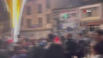 Hakkarili vatandaşlardan, 100 metre Türk Bayrağı ile Cumhuriyet yürüyüşü