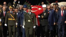 Devlet erkanı Anıtkabir'de! Özel Defter'i imzalayan Cumhurbaşkanı Erdoğan'dan dikkat çeken mesaj