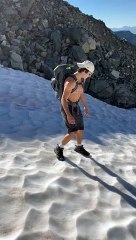 Glissade lente sur un champ de neige - Buzz Buddy