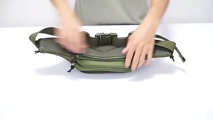 Mochila masculina de verde seco
