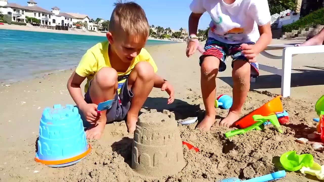 Vlad y Niki fingen jugar con juguetes de cocina y más historias divertidas para niños