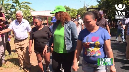 Inauguran más de 4 calles asfaltada en el barrio Plaza España