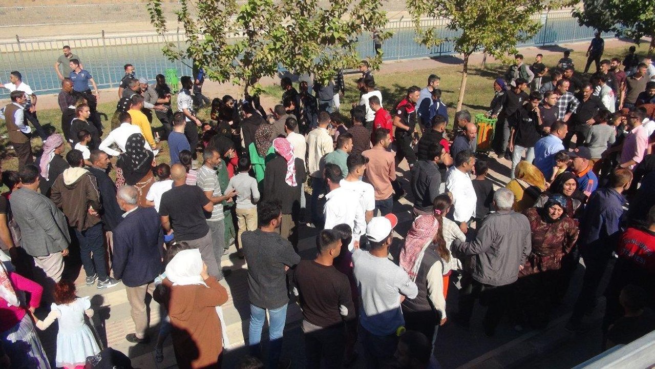 Düşen oltayı almak isterken kanalda akıntıya kapılan 2 kardeş boğuldu